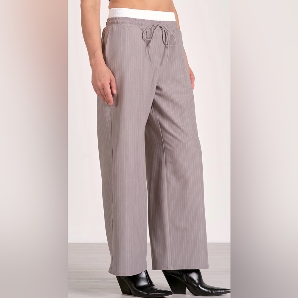 Elan - Executed Style Trousers in Grey Stripe. Size XS